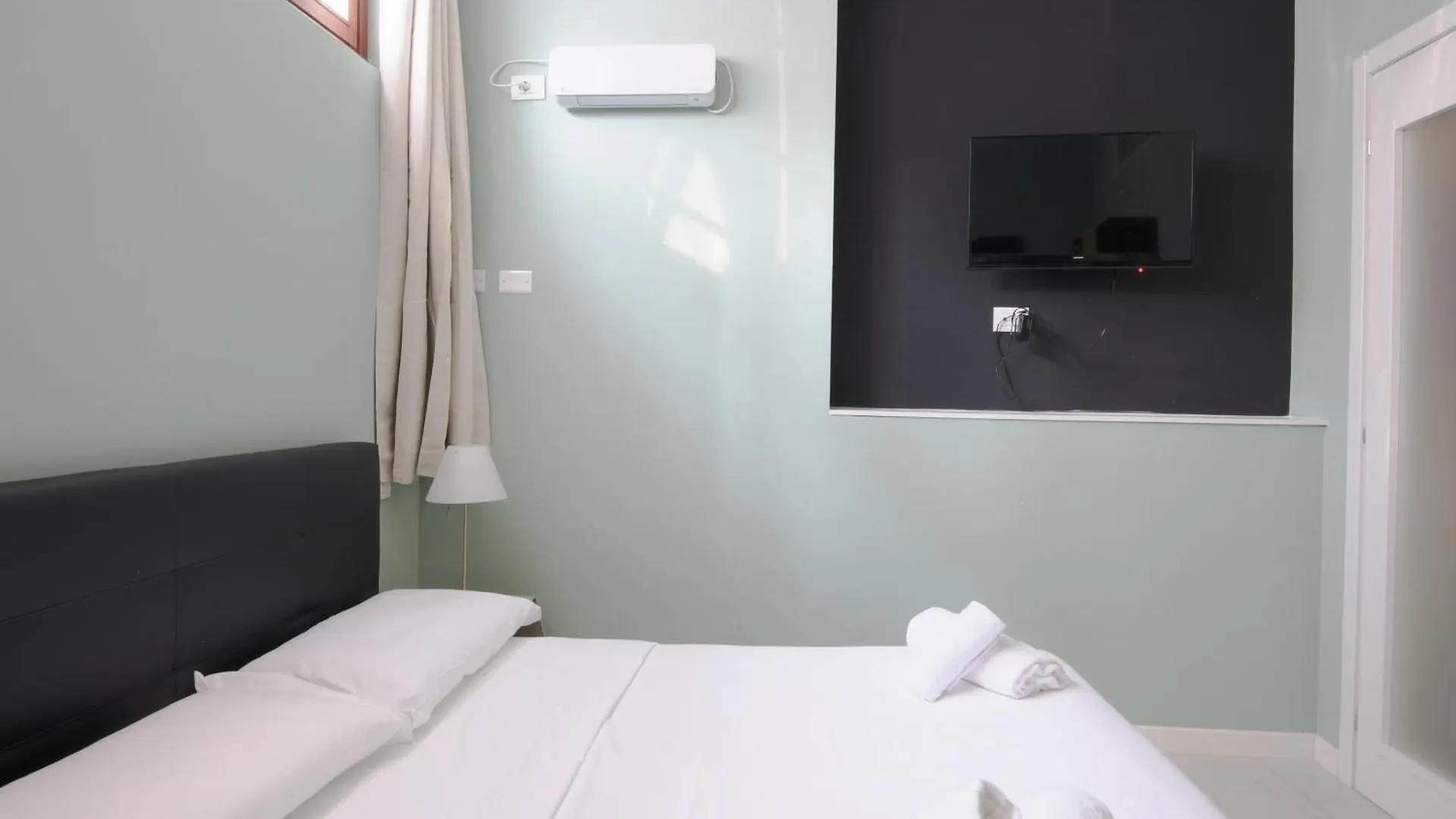 Modern Flat With Private Garden Apartment Milan