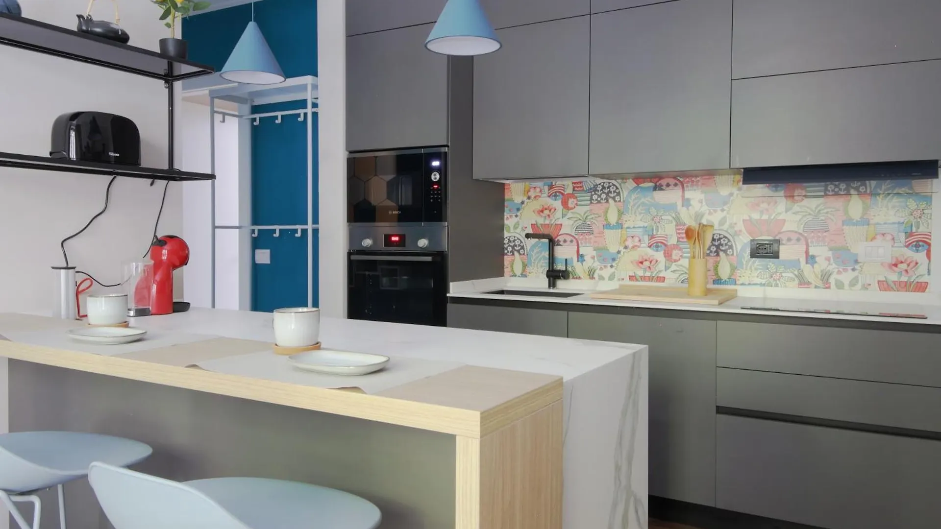 Modern Flat With Private Garden contacts
